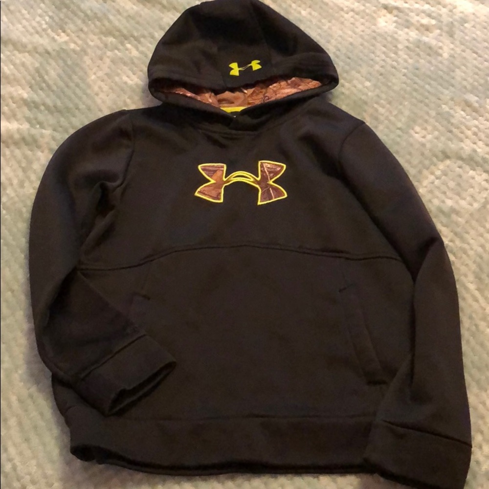 Youth M UA hoodie